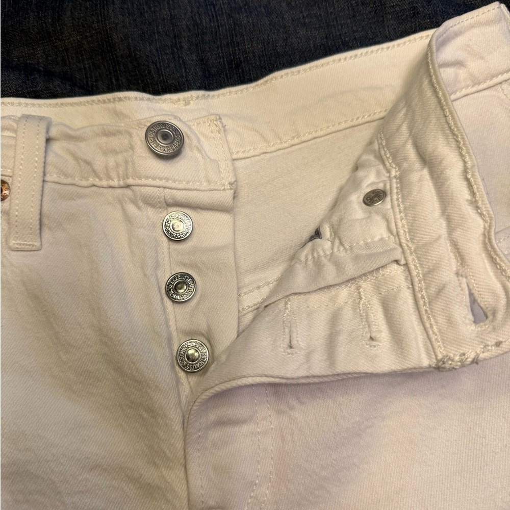 Levi’s 501 Shorts - Picture 4 of 8